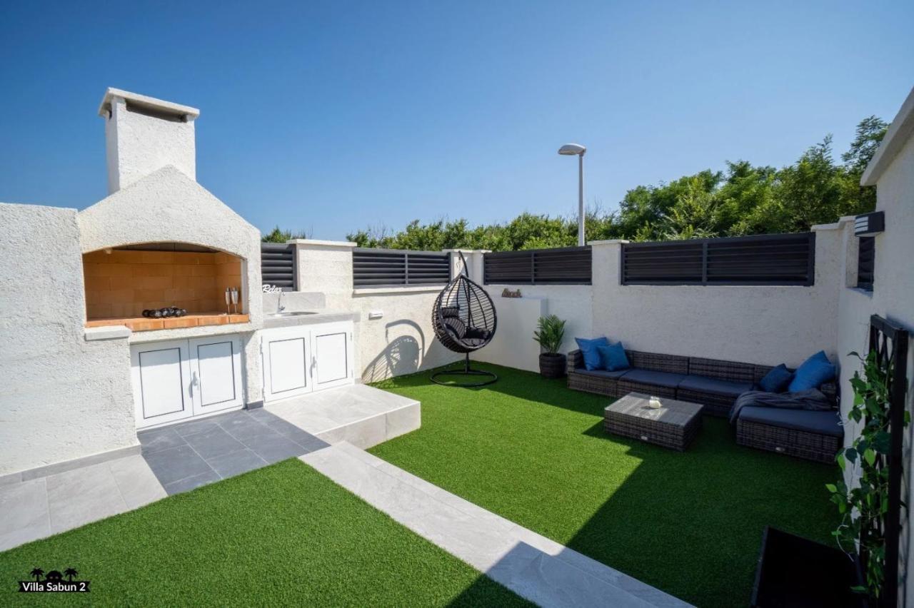 פריבלאקה Villas Sabun - Modern House With Heated Pool מראה חיצוני תמונה