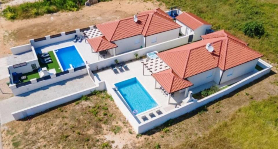 פריבלאקה Villas Sabun - Modern House With Heated Pool מראה חיצוני תמונה
