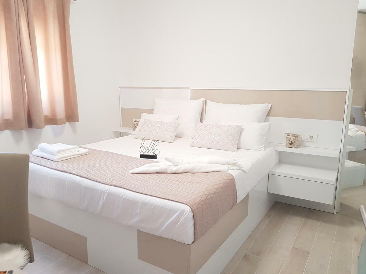 פריבלאקה Villas Sabun - Modern House With Heated Pool מראה חיצוני תמונה