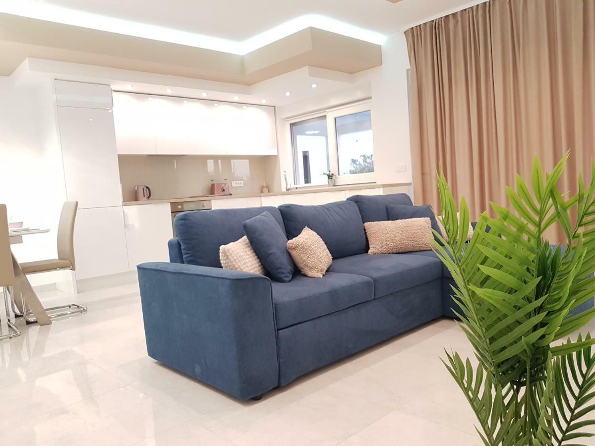 פריבלאקה Villas Sabun - Modern House With Heated Pool מראה חיצוני תמונה