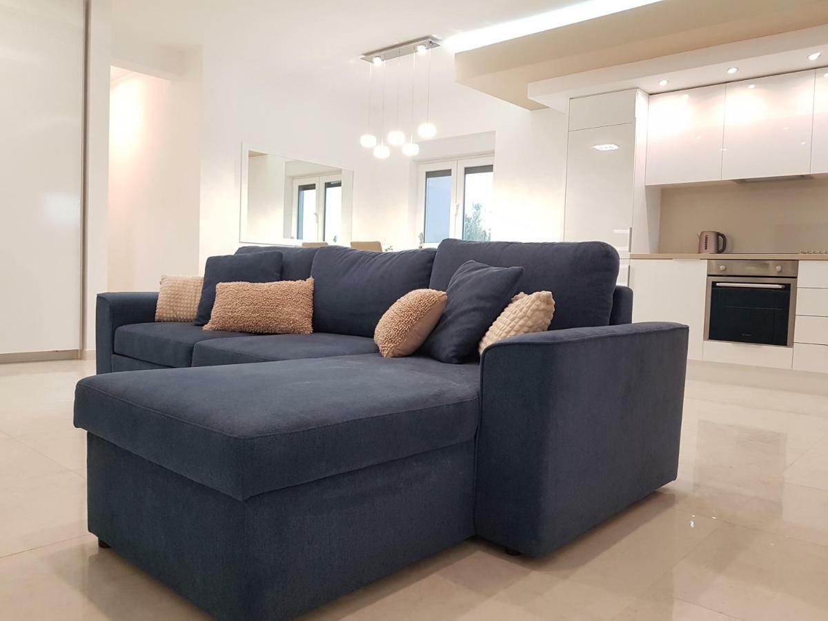 פריבלאקה Villas Sabun - Modern House With Heated Pool מראה חיצוני תמונה