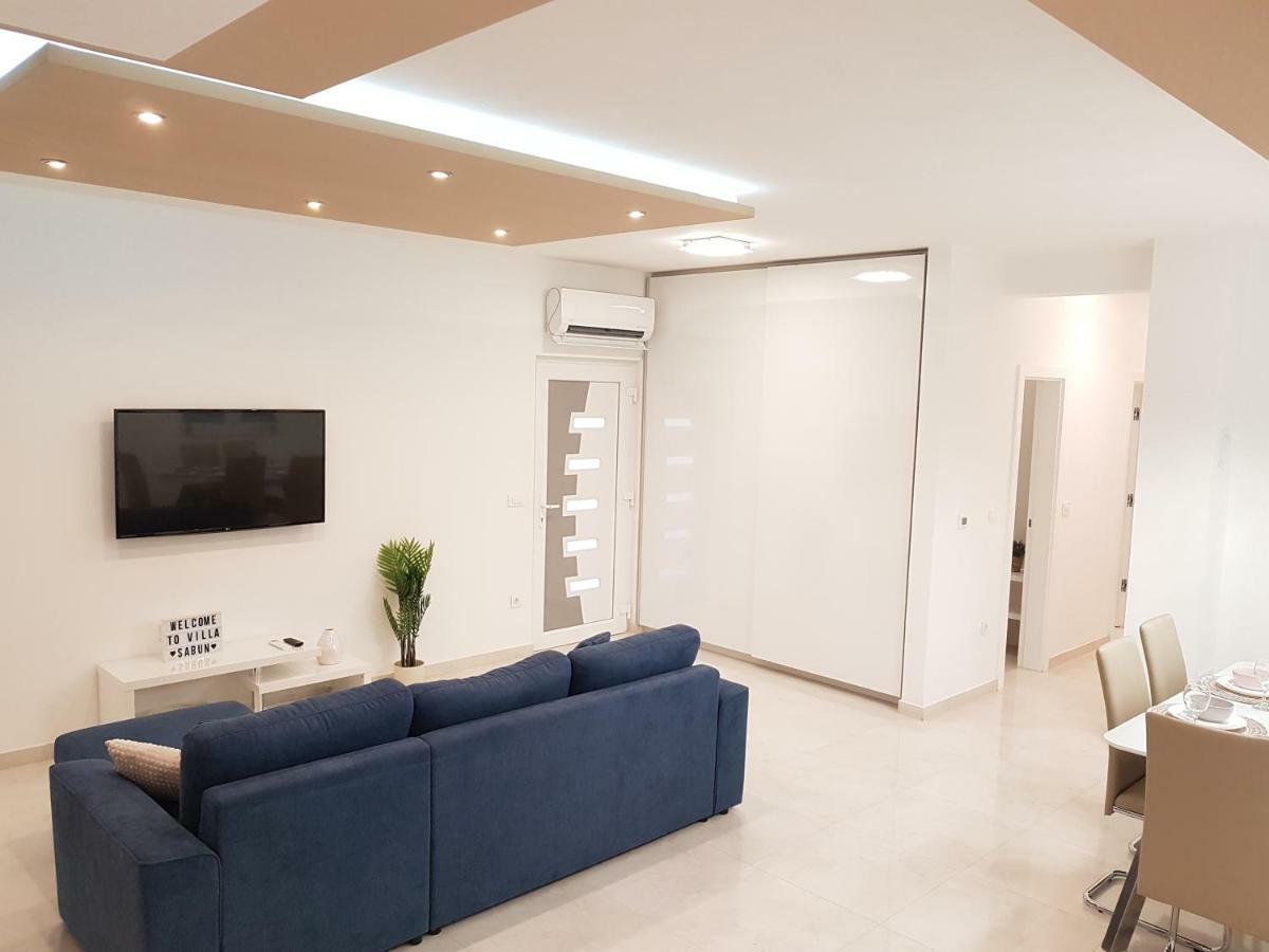 פריבלאקה Villas Sabun - Modern House With Heated Pool מראה חיצוני תמונה