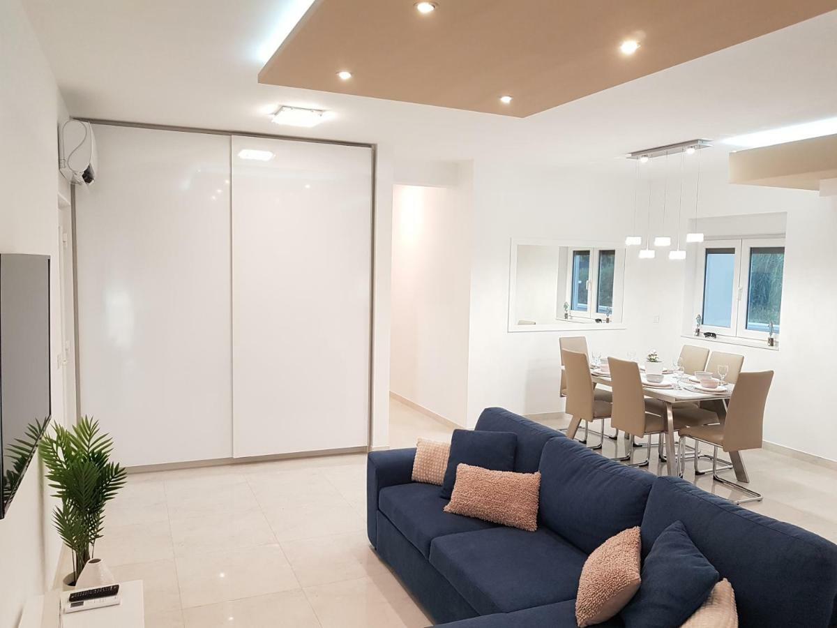 פריבלאקה Villas Sabun - Modern House With Heated Pool מראה חיצוני תמונה